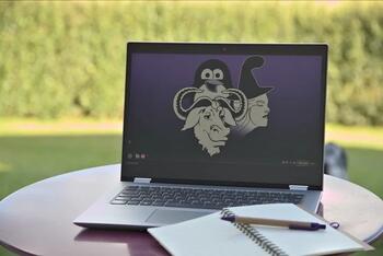 Logo de Sorgin Informatique Libre sur le bureau d'une Linux Mint Debian.
